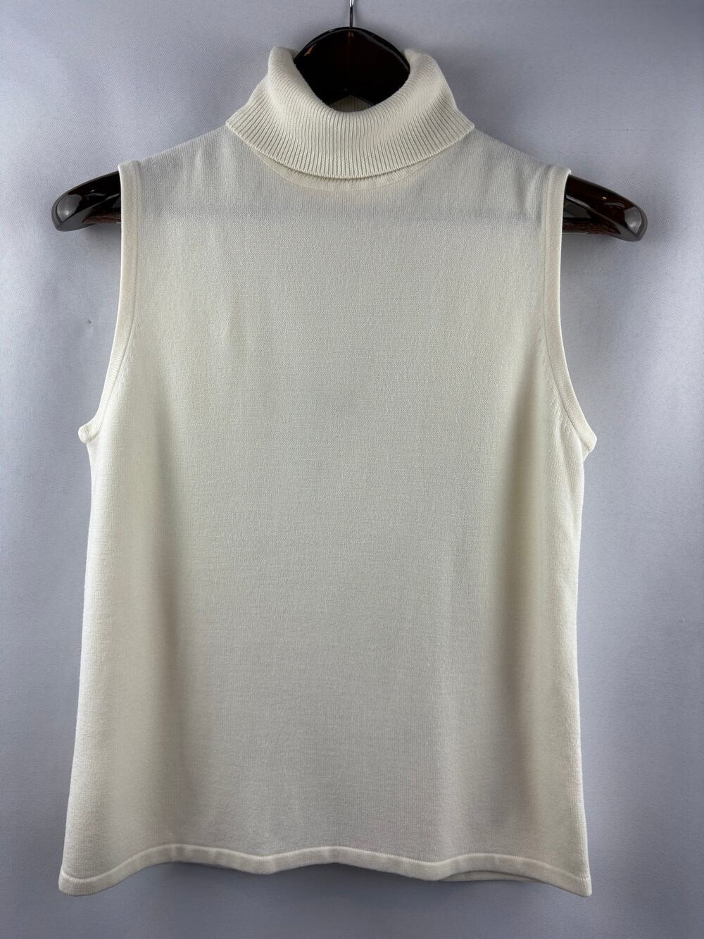 Women’s Sag Harbor Cream Sleeveless Turtleneck